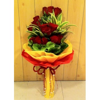 Arrangement of 15 red roses and green fillers Delivery Jaipur, Rajasthan